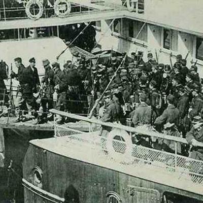 Troupes de la 4ième Division d'armée débarquent à Ostende