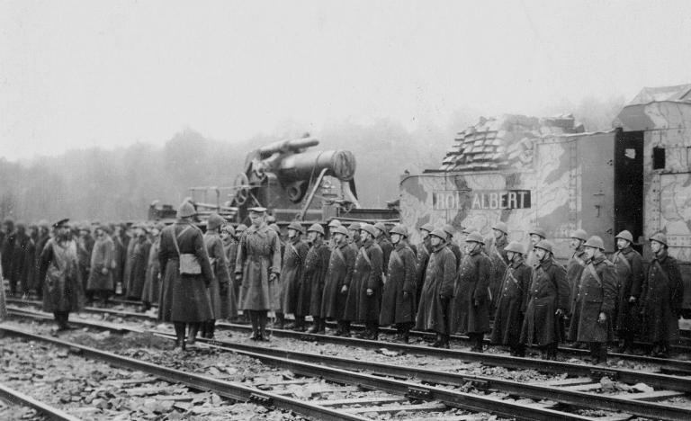 12 inch (305mm) heavy railway gun type Vickers, "King Albert"